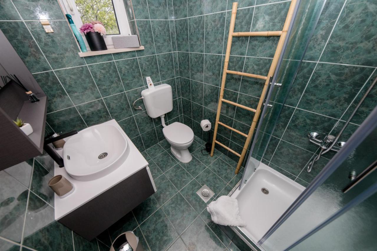 Apartmani Ana & Milo Лопар Екстериор снимка
