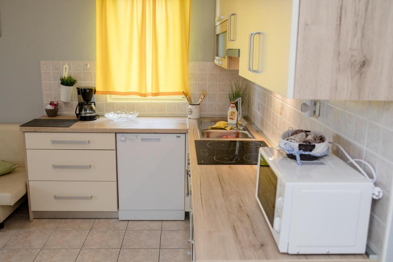 Apartmani Ana & Milo Лопар Екстериор снимка